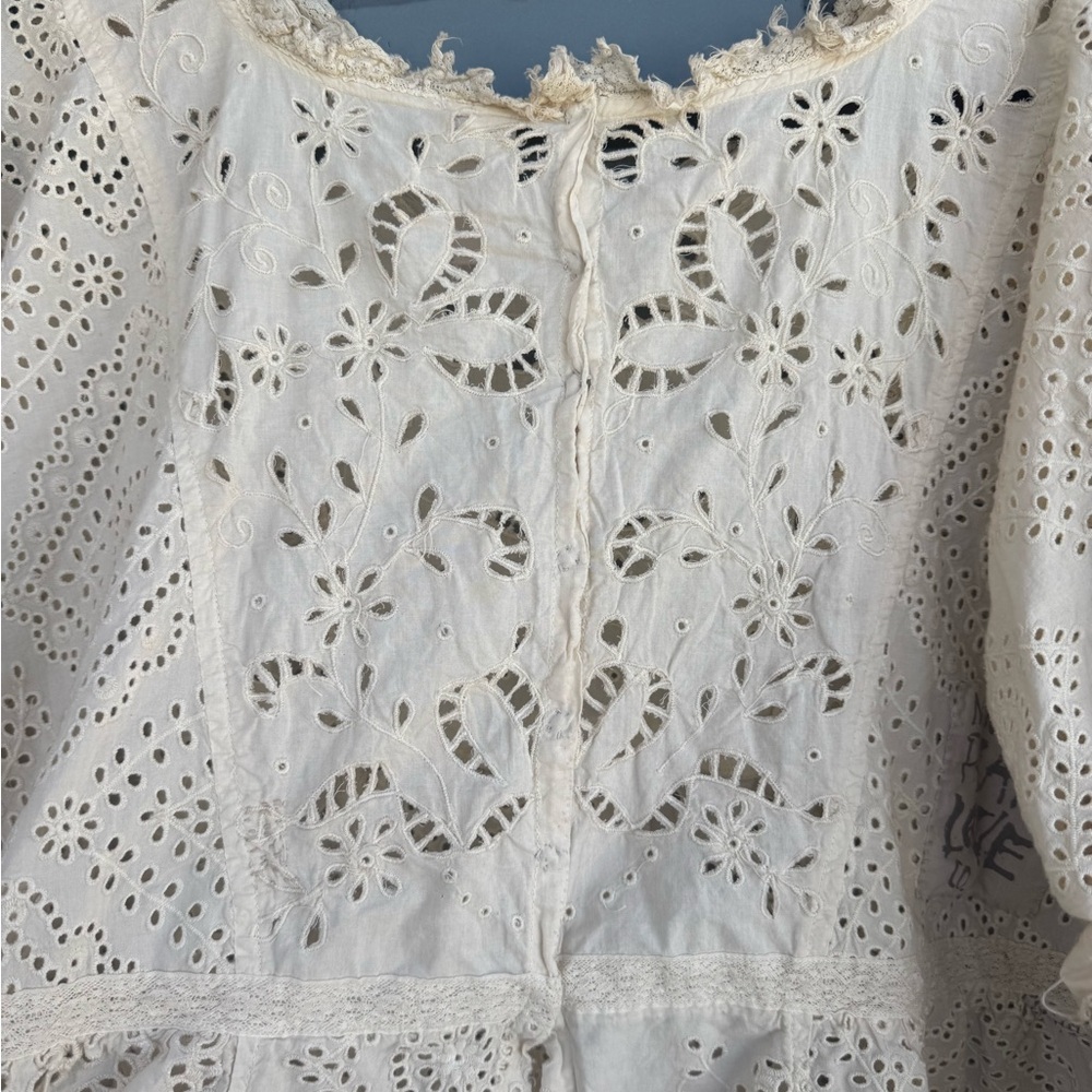 Magnolia Pearl Eyelit Selah Blouse NWOT - Picture 13 of 16